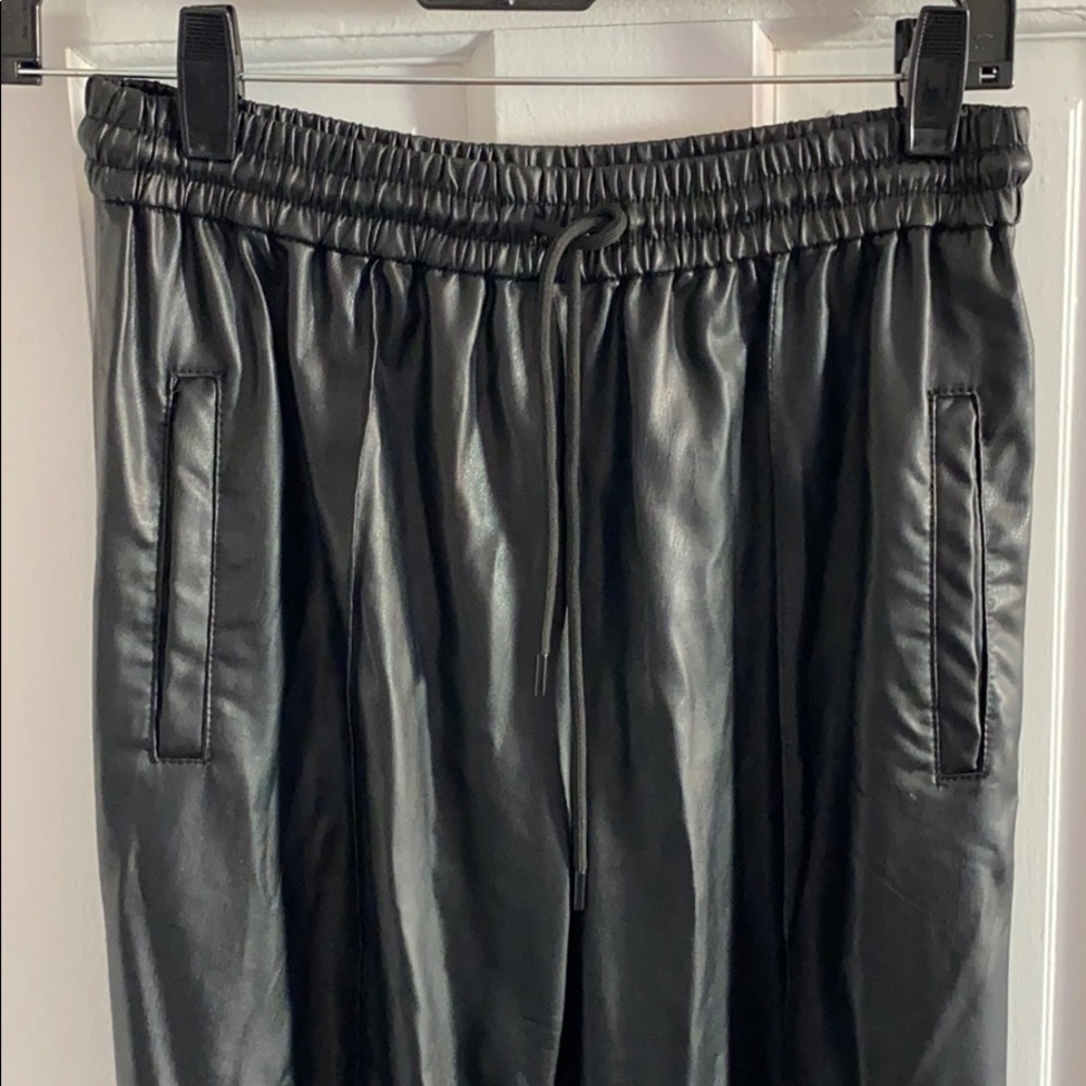 Blank NYC Vegan Leather Jogger - Picture 3 of 5